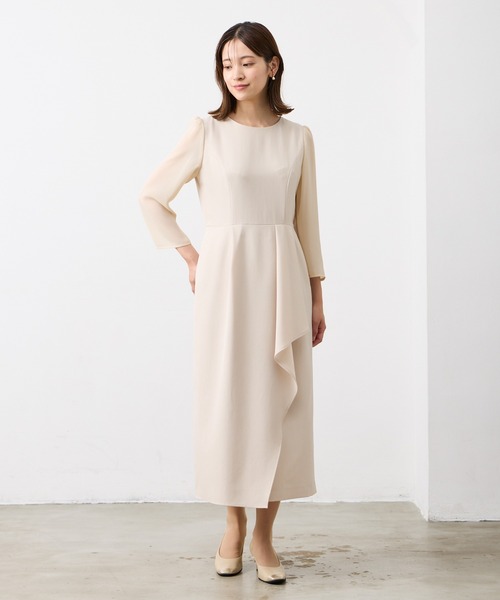 AIMER（エメ）の「ベルト付きアシンメトリーラッフルタイトワンピース（ワンピース・レディース・ベージュ/ネイビー・LARGE/MEDIUM）」の16枚目の写真