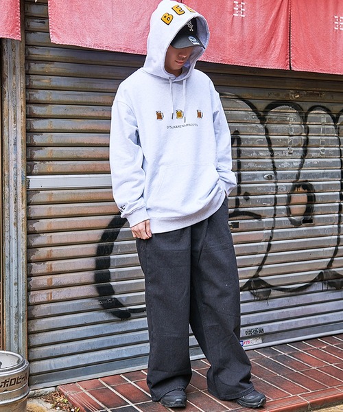 SILVER BULLET（シルバーバレット）の「『YOIDORE/よいどれ』おつかれなまビール長袖パーカー【Z】（パーカー・レディース・ブラック/ホワイト・XL/L/M）」の8枚目の写真