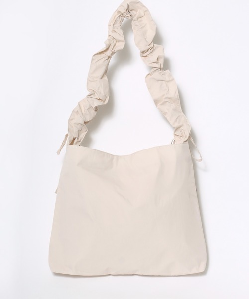 Lee(リー)の「Lee/リー ロゴ ワンポイント刺繍 2Way シャーリングショルダーバッグ/ビッグショルダーバッグ/ニュースペーパーバッグ/レディース メンズ/大容量(ショルダーバッグ・レディース・ブラック/シルバー/ライトベージュ・FREE)」の7枚目の写真