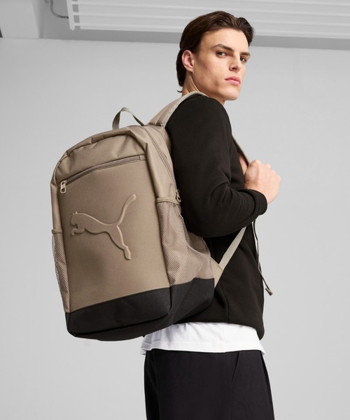 PUMA（プーマ）の「PUMA プーマ ユニセックス プーマ バズ バックパック 28L PUMA BUZZ Backpack（バックパック/リュック・メンズ・ネイビー/レッド系その他/ベージュ系その他/ブラック・フリー）」の3枚目の写真