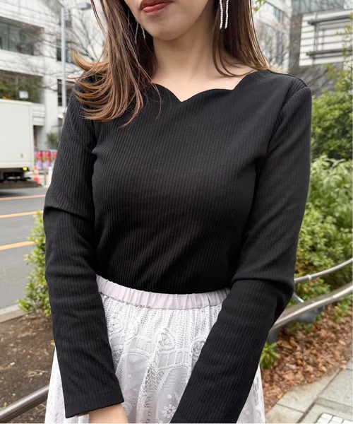 couture brooch(クチュールブローチ)の「【新色あり/通勤/マシンウォッシャブル・アンチピリング機能付き】ハートネックテレコプルオーバー(Tシャツ/カットソー・レディース・ベビーピンク/ブラック/ホワイト系5/オフホワイト・42/38/36/40)」の4枚目の写真