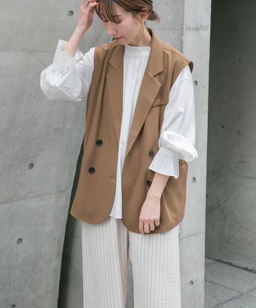 ITEMS URBANRESEARCH(アイテムズ アーバンリサーチ)の「2WAYフリルブラウス(シャツ/ブラウス・レディース・ホワイト/ベージュ/ブラック・FREE)」の2枚目の写真