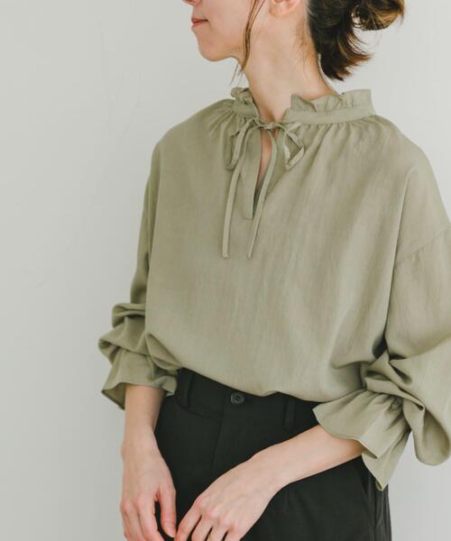ITEMS URBANRESEARCH(アイテムズ アーバンリサーチ)の「2WAYフリルブラウス(シャツ/ブラウス・レディース・ホワイト/ベージュ/ブラック・FREE)」の7枚目の写真