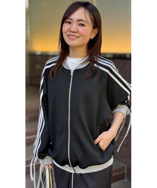 DIP IN CHOCOLATE(ディップインチョコレート)の「袖リボン トラックジャケット【DIP IN CHOCOLATE】(ジャージ・レディース・オフホワイト/ブラック/ライトグレー・F)」の6枚目の写真