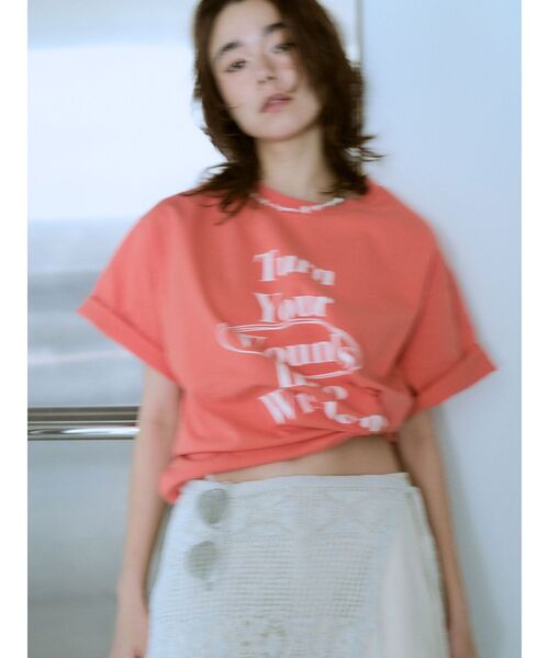 Ungrid（アングリッド）の「ヴィンテージウォッシュロゴビッグTee（Tシャツ/カットソー・レディース・オレンジ/パープル/ブラウン/アイボリー・FREE）」の6枚目の写真