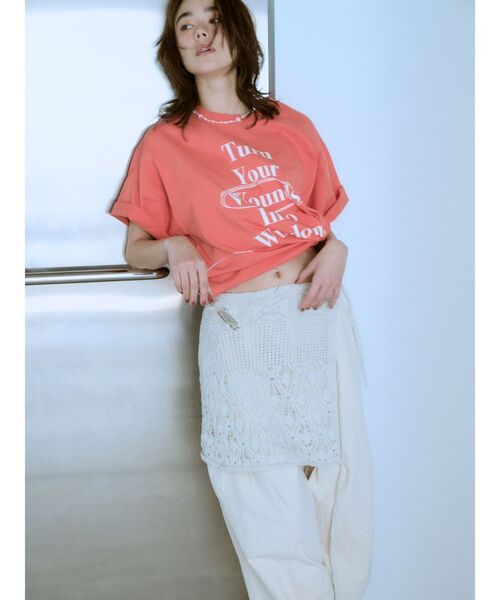 Ungrid（アングリッド）の「ヴィンテージウォッシュロゴビッグTee（Tシャツ/カットソー・レディース・オレンジ/パープル/ブラウン/アイボリー・FREE）」の8枚目の写真