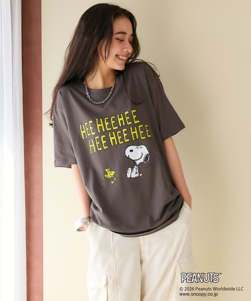 PEANUTS(ピーナッツ)の「【PEANUTS/ピーナッツ】スヌーピー/SNOOPYヴィンテージ風カスレプリント半袖Tシャツ(Tシャツ/カットソー・レディース・杢グレー/ピンク/チャコール/ベージュ/ブルー/オフホワイト/グレー・M/L/LL/3L)」の11枚目の写真