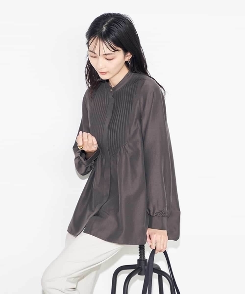 a.v.v（アーヴェヴェ）の「ピンタックフレアブラウス（シャツ/ブラウス・レディース・ダークインディゴブルー/ホワイト/チャコールグレー・34/36/38/40/42）」の9枚目の写真