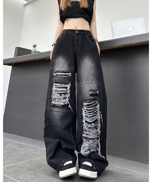 FUNdaysion（ファンデイション）の「アシンメトリーダメージルーズデニムパンツ（デニムパンツ・レディース・ブルー/ブラック・S/M/L）」の12枚目の写真