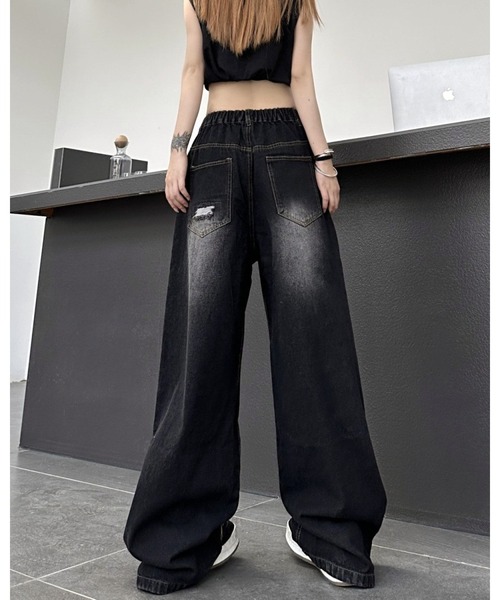 FUNdaysion（ファンデイション）の「アシンメトリーダメージルーズデニムパンツ（デニムパンツ・レディース・ブルー/ブラック・S/M/L）」の3枚目の写真