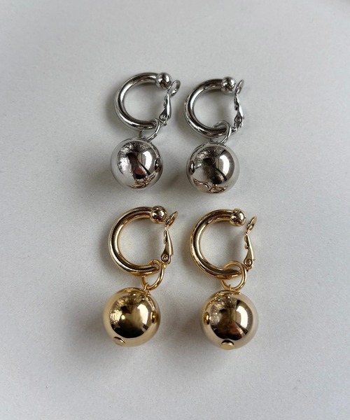 tone（トーン）の「【As】【金属アレルギー対応】NO.178  チャンキーフープ×銅玉　イヤリング（ニッケルフリー）(MA)（イヤリング・レディース・ゴールド/シルバー/ゴールド系2/シルバー系2・FREE）」の6枚目の写真