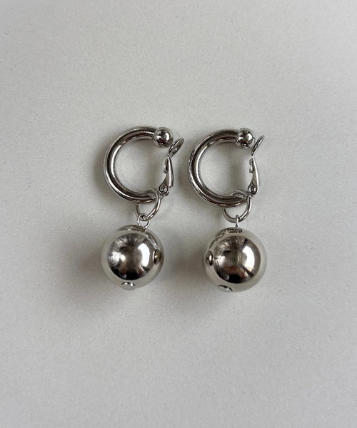 tone（トーン）の「【As】【金属アレルギー対応】NO.178  チャンキーフープ×銅玉　イヤリング（ニッケルフリー）(MA)（イヤリング・レディース・ゴールド/シルバー/ゴールド系2/シルバー系2・FREE）」の10枚目の写真