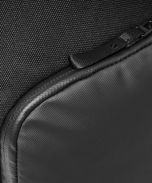 incase(インケース)の「Incase A.R.C. Crossbody Bag-Black(ビジネスバッグ・メンズ・ブラック・ONE SIZE)」の14枚目の写真