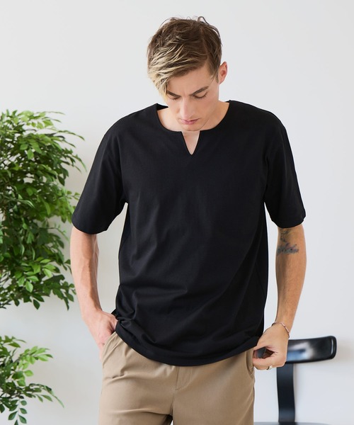 UNIIT(ユニット)の「【汗染みの目立ちにくいTシャツ ZEROSTAIN/ゼロステイン】キーネックTシャツ 防汚 UVカット 綿タッチ・厚手(Tシャツ/カットソー・メンズ・オフホワイト/ホワイト/ネイビー/ブラック・X-LARGE/LARGE/MEDIUM)」の14枚目の写真