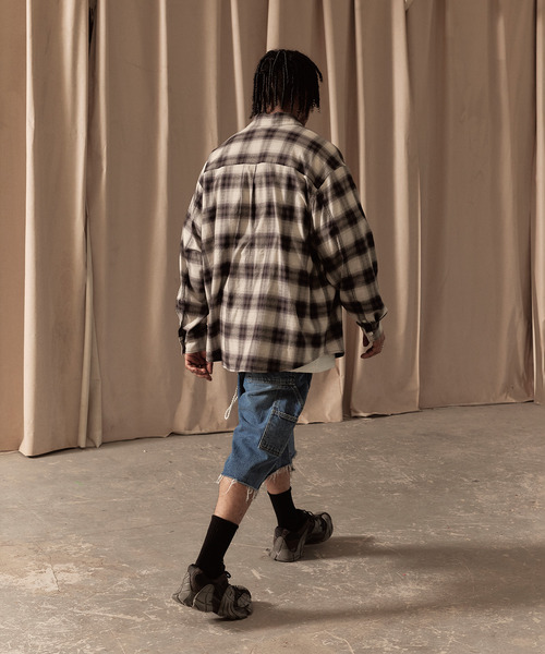 LIBERE(リベーレ)の「LIBERE リベーレ / WORK HALF PANTS ワイドシルエットペインターハーフパンツ / 251312-251313(デニムパンツ・メンズ・ブラック/ブルー・MEDIUM/SMALL/LARGE)」の3枚目の写真