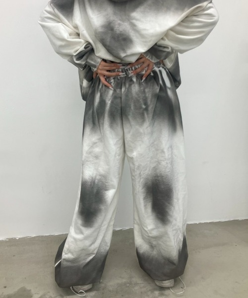 ARULE(アルール)の「A'GEM/9 × .kom 『ARULE/アルール』 スプレー加工スウェットパンツ(スウェットパンツ・メンズ・ホワイト×ブラック/ブラック・FREE)」の12枚目の写真