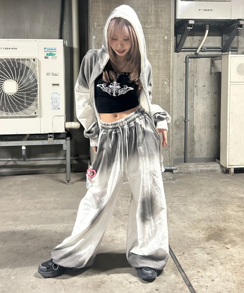 ARULE(アルール)の「A'GEM/9 × .kom 『ARULE/アルール』 スプレー加工スウェットパンツ(スウェットパンツ・メンズ・ホワイト×ブラック/ブラック・FREE)」の3枚目の写真