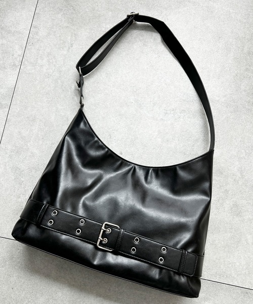 WEGO（ウィゴー）の「WEGO/ハトメベルトデザインショルダー（ショルダーバッグ・レディース・ブラック・FREE）」の7枚目の写真