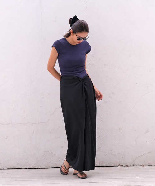 AKTE（アクテ）の「フロントツイストビーチスカート（スカート・レディース・アイボリー/ブラック・1/2）」の17枚目の写真