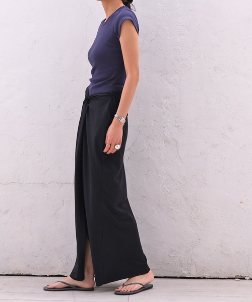 AKTE（アクテ）の「フロントツイストビーチスカート（スカート・レディース・アイボリー/ブラック・1/2）」の11枚目の写真