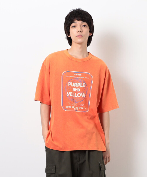 Purple&Yellow(パープルアンドイエロー)の「フロスト加工ツアー風プリント半袖Tシャツ(Tシャツ/カットソー・メンズ・ホワイト/グレイッシュベージュ/ラベンダー/オレンジ/ブラック・LARGE/MEDIUM/SMALL)」の5枚目の写真