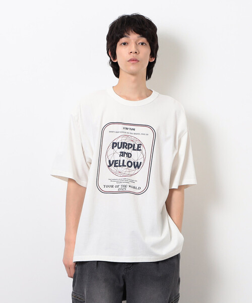 Purple&Yellow(パープルアンドイエロー)の「フロスト加工ツアー風プリント半袖Tシャツ(Tシャツ/カットソー・メンズ・ホワイト/グレイッシュベージュ/ラベンダー/オレンジ/ブラック・LARGE/MEDIUM/SMALL)」の8枚目の写真