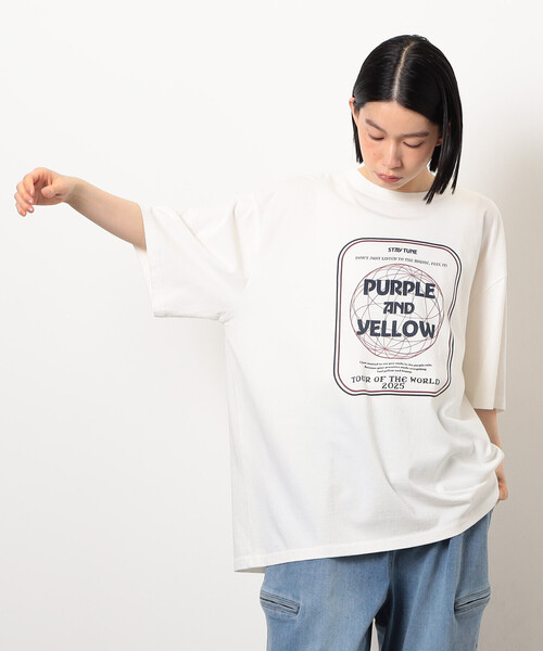 Purple&Yellow(パープルアンドイエロー)の「フロスト加工ツアー風プリント半袖Tシャツ(Tシャツ/カットソー・メンズ・ホワイト/グレイッシュベージュ/ラベンダー/オレンジ/ブラック・LARGE/MEDIUM/SMALL)」の12枚目の写真