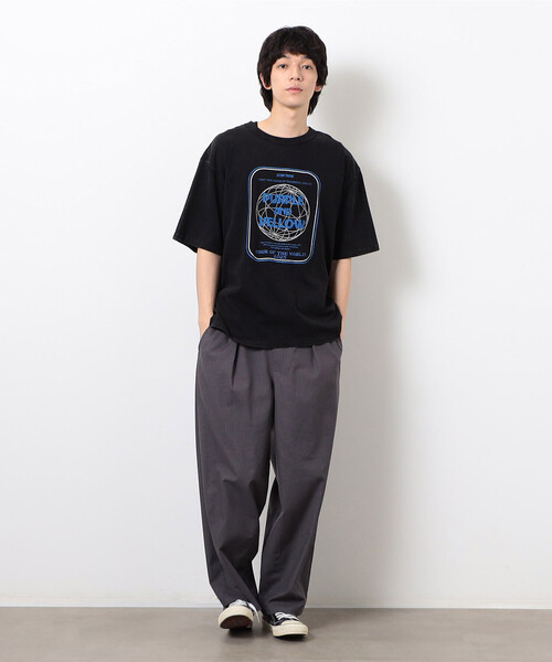 Purple&Yellow(パープルアンドイエロー)の「フロスト加工ツアー風プリント半袖Tシャツ(Tシャツ/カットソー・メンズ・ホワイト/グレイッシュベージュ/ラベンダー/オレンジ/ブラック・LARGE/MEDIUM/SMALL)」の16枚目の写真