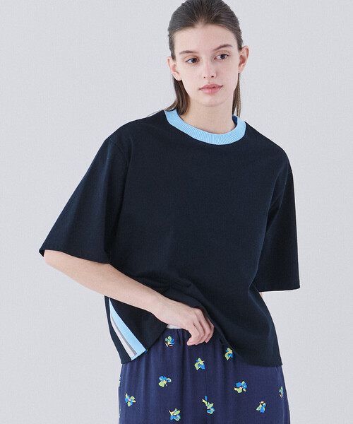 Coohem(コーヘン)の「COOHEM |〈別注〉サイドラインTシャツ WOMEN(Tシャツ/カットソー・レディース・ブラック/ダークグレー・M)」の1枚目の写真