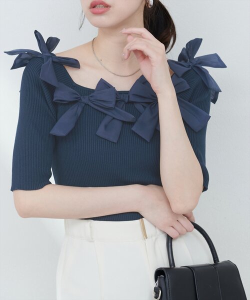 natural couture(ナチュラルクチュール)の「リボン×リボンリブニット(ニット/セーター・レディース・オフホワイト/ネイビー/ブラック・FREE)」の22枚目の写真