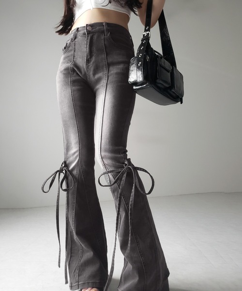 me+em select(ミームセレクト)の「【 3color / 4size 】ストラップリボンヴィンテージストレッチフレアデニム / strap ribbon vintage stretch flare denim(デニムパンツ・レディース・ブラック/ブルー/ダークブラック・SMALL/MEDIUM/LARGE/X-LARGE)」の2枚目の写真