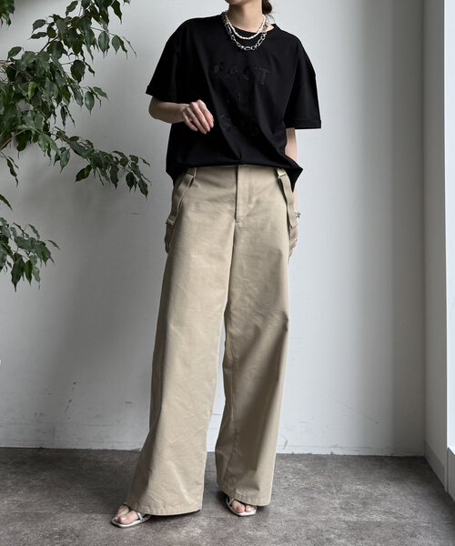 DouDou(ドゥドゥ)の「【WEB限定】ヘリンボーンロゴTEE(Tシャツ/カットソー・レディース・オフホワイト/ブラウン/ブラック・FREE)」の4枚目の写真