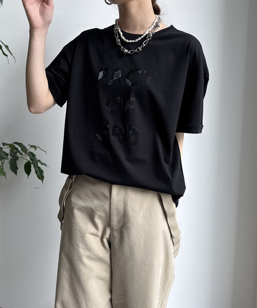 DouDou(ドゥドゥ)の「【WEB限定】ヘリンボーンロゴTEE(Tシャツ/カットソー・レディース・オフホワイト/ブラウン/ブラック・FREE)」の7枚目の写真