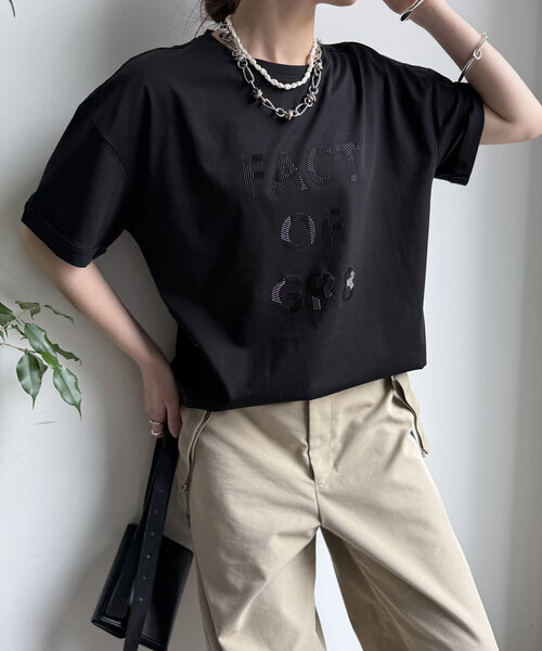 DouDou(ドゥドゥ)の「【WEB限定】ヘリンボーンロゴTEE(Tシャツ/カットソー・レディース・オフホワイト/ブラウン/ブラック・FREE)」の8枚目の写真