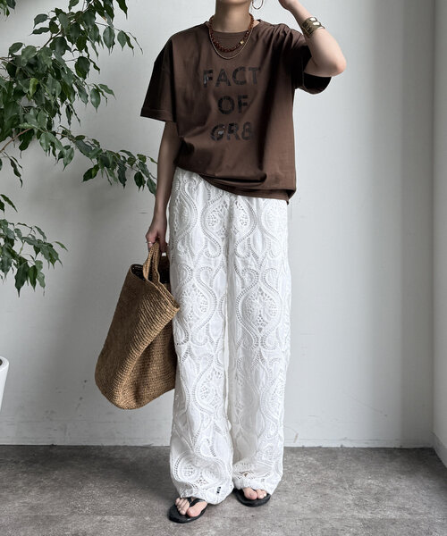DouDou(ドゥドゥ)の「【WEB限定】ヘリンボーンロゴTEE(Tシャツ/カットソー・レディース・オフホワイト/ブラウン/ブラック・FREE)」の11枚目の写真