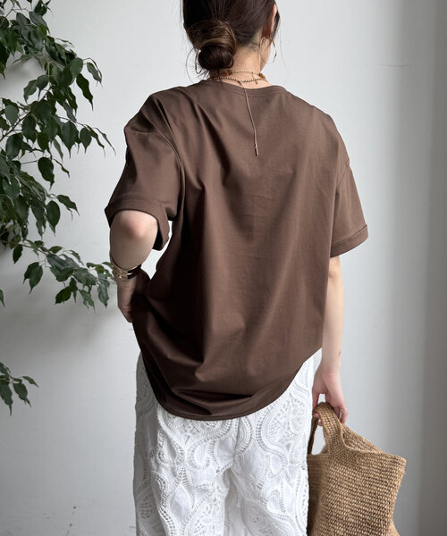 DouDou(ドゥドゥ)の「【WEB限定】ヘリンボーンロゴTEE(Tシャツ/カットソー・レディース・オフホワイト/ブラウン/ブラック・FREE)」の18枚目の写真