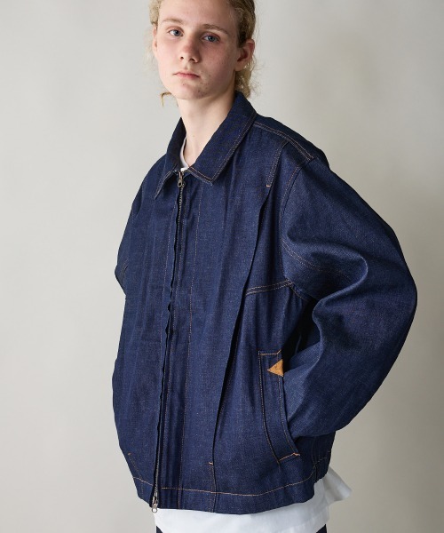rehacer（レアセル）の「rehacer : Tuck Volume Denim Jacket / タック ボリュームデニム ジャケット（デニムジャケット・メンズ・インディゴブルー・SMALL/MEDIUM/LARGE）」の3枚目の写真