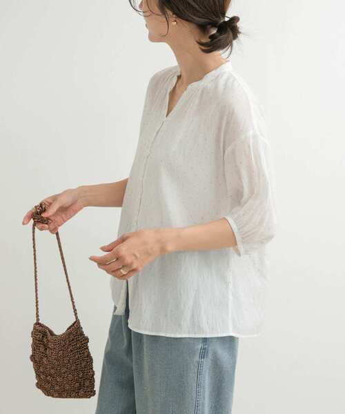 URBAN RESEARCH DOORS（アーバンリサーチドアーズ）の「グリッタードットギャザーブラウス（シャツ/ブラウス・レディース・オフホワイト/ネイビー・MEDIUM）」の2枚目の写真