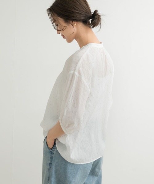 URBAN RESEARCH DOORS（アーバンリサーチドアーズ）の「グリッタードットギャザーブラウス（シャツ/ブラウス・レディース・オフホワイト/ネイビー・MEDIUM）」の14枚目の写真