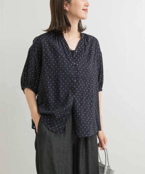 URBAN RESEARCH DOORS（アーバンリサーチドアーズ）の「グリッタードットギャザーブラウス（シャツ/ブラウス・レディース・オフホワイト/ネイビー・MEDIUM）」の21枚目の写真