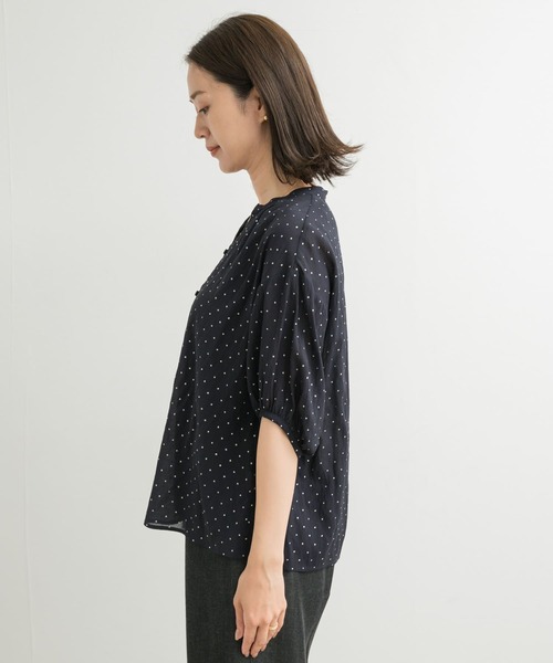 URBAN RESEARCH DOORS（アーバンリサーチドアーズ）の「グリッタードットギャザーブラウス（シャツ/ブラウス・レディース・オフホワイト/ネイビー・MEDIUM）」の3枚目の写真