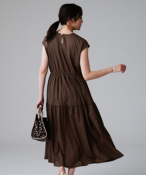 UNTITLED(アンタイトル)の「【ティアード/洗える】コットンロングワンピース(ワンピース・レディース・サンドベージュ/ブラック/ブラウン系その他・50/42/44/46/48/00/01/02/03/04)」の6枚目の写真