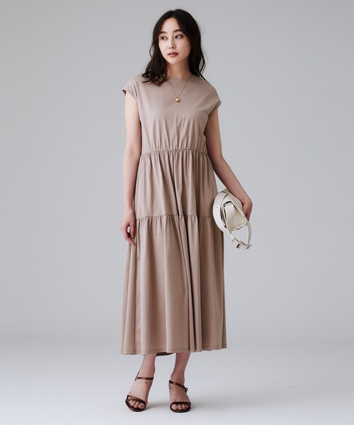 UNTITLED(アンタイトル)の「【ティアード/洗える】コットンロングワンピース(ワンピース・レディース・サンドベージュ/ブラック/ブラウン系その他・50/42/44/46/48/00/01/02/03/04)」の10枚目の写真