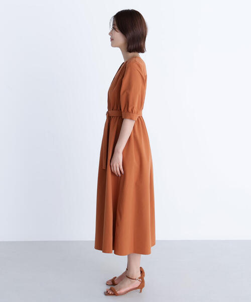 NATURAL BEAUTY BASIC（ナチュラルビューティーベーシック）の「◇ゴールドボタンベルテッドワンピース（ワンピース・レディース・ネイビー/オレンジ・MEDIUM/SMALL）」の10枚目の写真