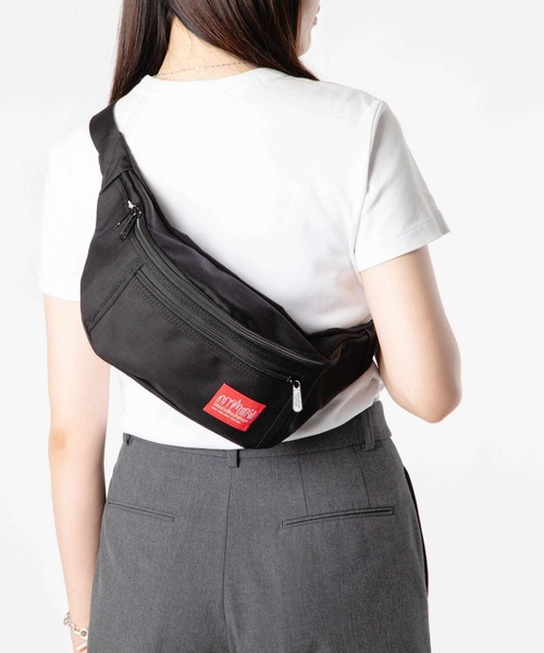 Manhattan Portage（マンハッタンポーテージ）の「Manhattan Portage Alleycat Waist Bag マンハッタンポーテージ アレイキャット ウエストバッグ ボディバッグ（ボディバッグ/ウエストポーチ・レディース・カモフラージュ/グレー/ネイビー系1/ブラック・FREE）」の2枚目の写真