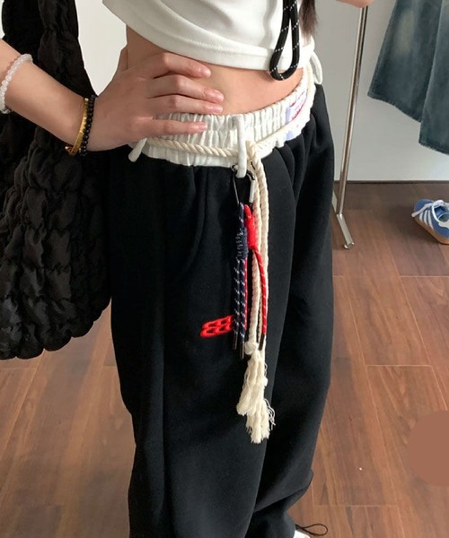 2ly2（トゥーリートゥー）の「ロープベルト付きストリートワイドパンツ（その他パンツ・レディース・ライトグレー/ブラック/ネイビー・FREE）」の4枚目の写真