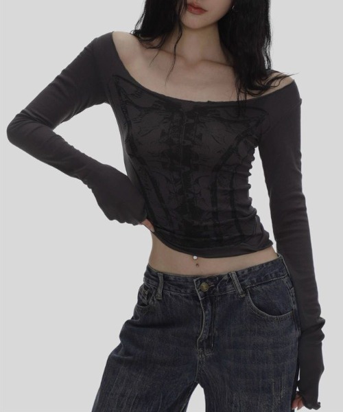 lilful(リルフル)の「コルセットデザインプリント オフショルピチロンT(Tシャツ/カットソー・レディース・カーキ/ダークグレー・S/M)」の13枚目の写真