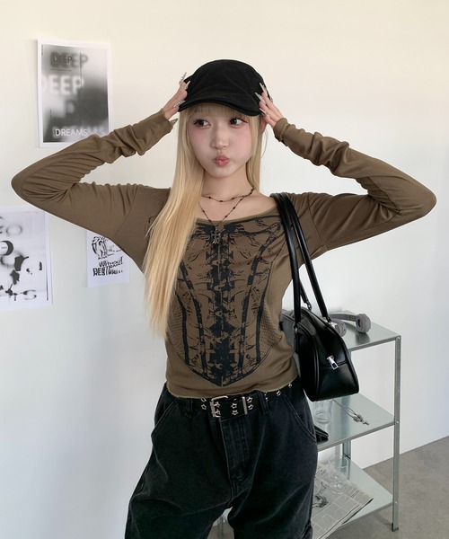 lilful（リルフル）の「コルセットデザインプリント オフショルピチ