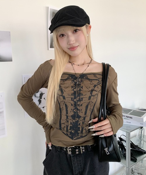 lilful（リルフル）の「コルセットデザインプリント オフショルピチ