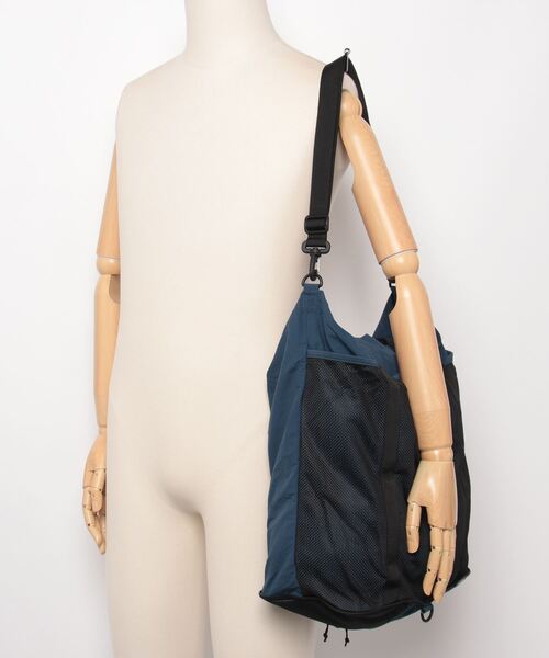 Gramicci（グラミチ）の「NYLON PACKABLE TOTE｜ナイロン パッカブル トート（トートバッグ・メンズ・ブラック/グレー/グリーン/ダークネイビー・FREE）」の5枚目の写真